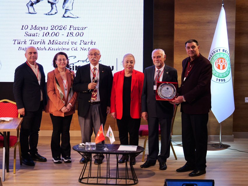 Etimesgut Belediyesi tarafından düzenlenen “Cumhuriyetin İkinci Yüzyılında Alevilik” başlıklı çalıştay,