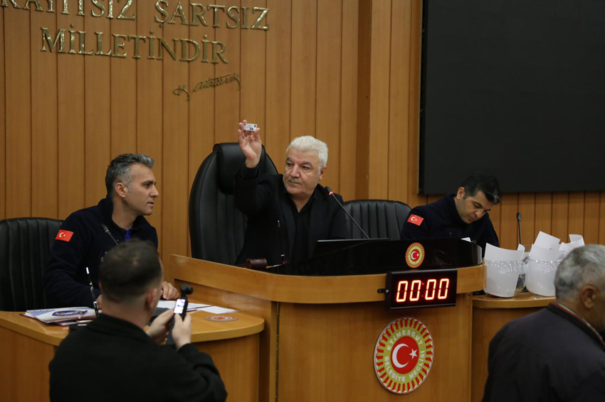 Etimesgut Belediyesi, Kurban Bayramı öncesi hazırlıklarını hız kesmeden sürdürüyor. Vatandaşların
