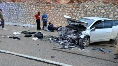 Malatya’nın Akçadağ ilçesinde iki otomobilin çarpışması sonucu meydana gelen kazada