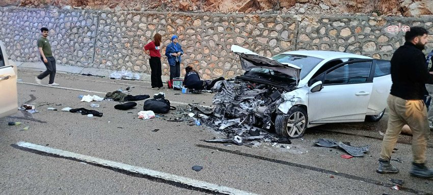 Malatya’nın Akçadağ ilçesinde iki otomobilin çarpışması sonucu meydana gelen kazada