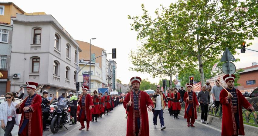 Fetih Korteji Tarihi Yarımada’da yürüyor İstanbul Büyükşehir Belediyesi (İBB), İstanbul’un fethinin 573. yıl dönümünü, 29