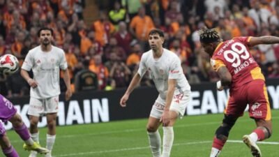 Trendyol Süper Lig’in 33. haftasında Antalyaspor’u 4-2 mağlup eden Galatasaray,