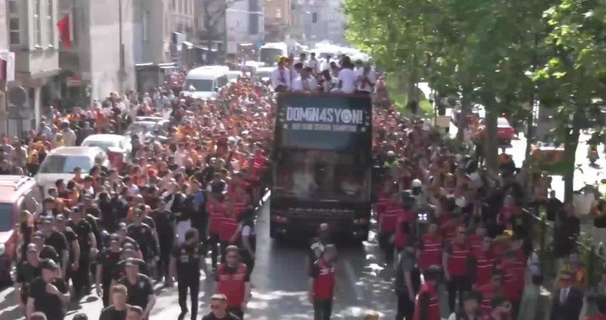 Ligde üst üste 4’üncü, toplamda 26’ncı şampiyonluğunu ilan eden Galatasaray