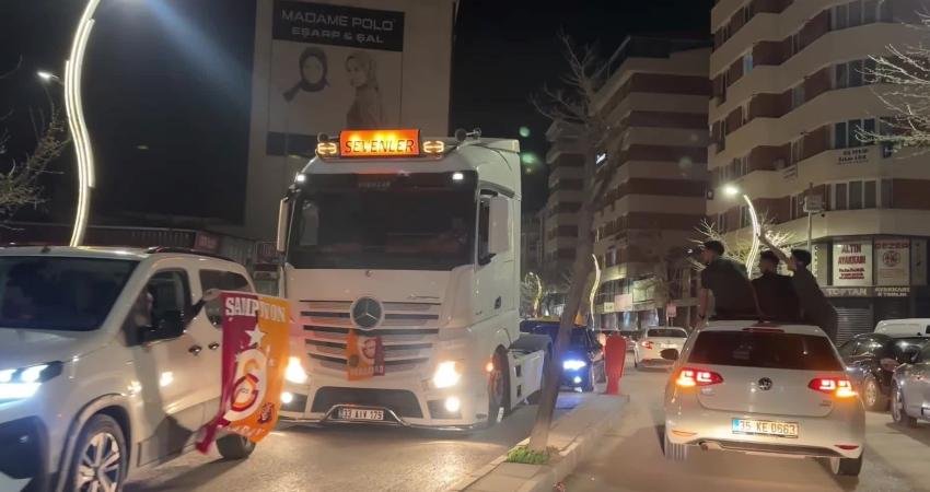 Galatasaray'ın 26. kez şampiyonluğunu ilan etmesinin ardından yurdun çeşitli şehirlerinde