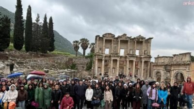 İzmir Yüksek Teknoloji Enstitüsü Mimarlık ve Şehir Planlama Bölümü öğrencileri