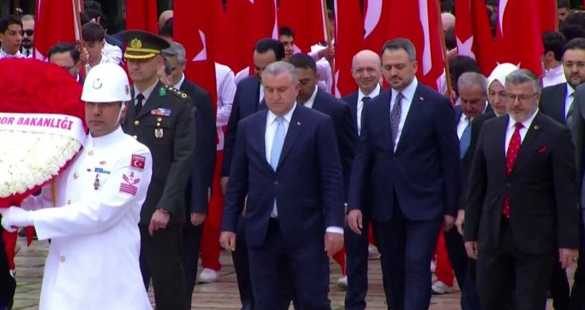Gençlik ve Spor Bakanı Osman Aşkın Bak, 19 Mayıs Atatürk’ü