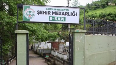Giresun Belediyesi Mezarlıklar Müdürlüğü ekipleri, Kurban Bayramı öncesinde vatandaşların mezarlık