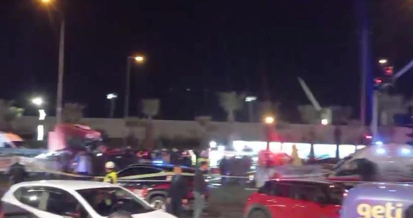 Giresun’da tır ile iki otomobil çarpıştı: 5 ölü, 6 yaralı Giresun’da Karadeniz Sahil Yolu'nun Liman mevkisinde tır ile iki otomobilin