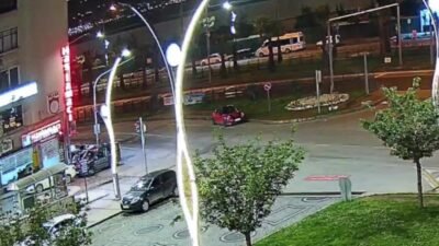 Giresun'da tırın kırmızı ışıkta bekleyen araçlara çarptığı 3'ü çocuk 5