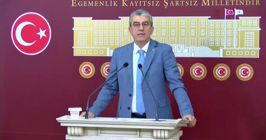 CHP Grup Başkanvekili Gökhan Günaydın, Uşak Belediye Başkanı Özkan Yalım'ın