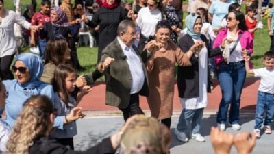 Gölbaşı Belediyesi tarafından Anneler Günü dolayısıyla düzenlenen renkli etkinlikte anneler,