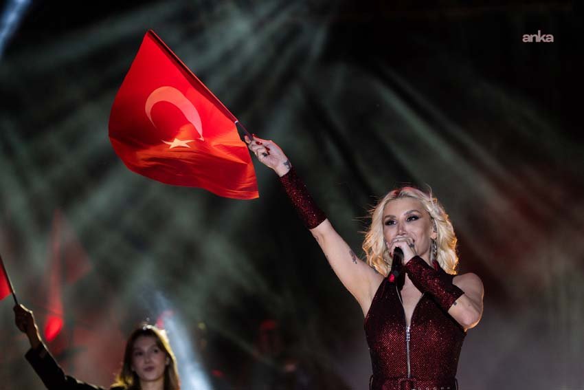 Gölbaşı Atatürk Sahil Parkı’nda düzenlenen 19 Mayıs Atatürk’ü Anma, Gençlik