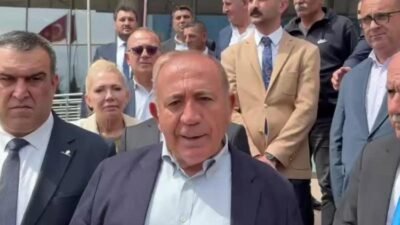 Eski CHP Genel Sekreteri Gürsel Tekin, konutunda Kemal Kılıçdaroğlu'nu ve