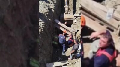 Hatay'ın Defne ilçesine bağlı Hancağız Mahallesi’ndeki TOKİ şantiyesinde bir işçi göçük