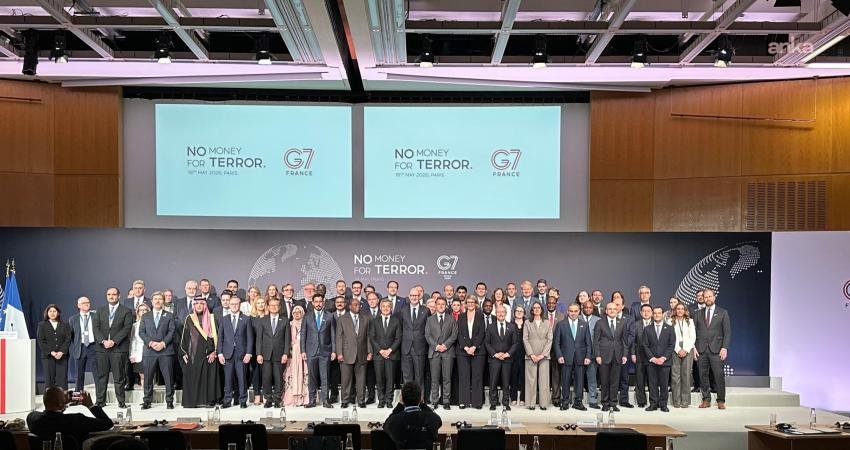Şimşek, Paris’teki “Teröre Para Yok” konferansında ABD dolarına sabitlenen dijital