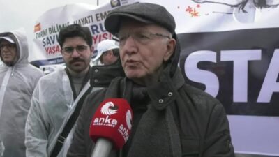 İstanbul Baro Başkanı İbrahim Kaboğlu Haydarpaşa'dan Kadıköy'e gerçekleştirilen 1 Mayıs