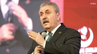 Büyük Birlik Partisi Genel Başkanı Mustafa Destici, İstanbul'un Fethi'nin 573.