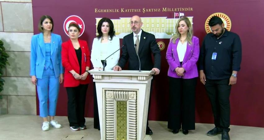 İYİ Parti Grup Başkanvekili Uğur Poyraz, Türk Hemşireler Derneği temsilcileriyle