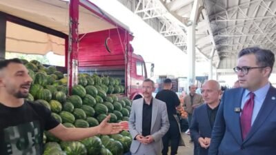 İYİ Partili Yılmaz Konya’da Muhacir Pazarı esnafını ziyaret etti İYİ Parti Medya ve Tanıtımdan Sorumlu Genel Başkan Yardımcısı Hüseyin