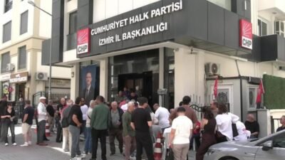 CHP Genel Merkezi’ne yapılan müdahalenin ardından İzmir Barosu, CHP İzmir