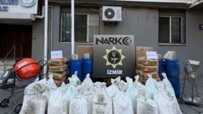 İzmir Cumhuriyet Başsavcılığı, İzmir merkezli İstanbul ve Diyarbakır’da düzenlenen eş