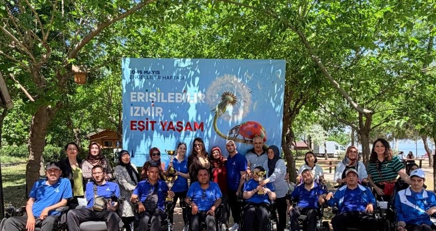 İzmir Büyükşehir Belediyesi ile Best Buddies Türkiye iş birliğinde düzenlenen