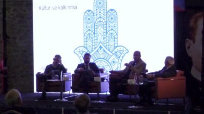 İzmir Büyükşehir Belediyesi’nin düzenlediği İzmir Kültür Politikaları Çalıştayı, uzman isimlerin