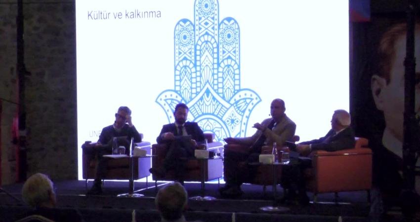 İzmir Büyükşehir Belediyesi’nin düzenlediği İzmir Kültür Politikaları Çalıştayı, uzman isimlerin