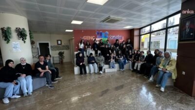 İzmir Büyükşehir Belediyesi, lise öğrencilerine yönelik “Dijital Haklar ve Dijital