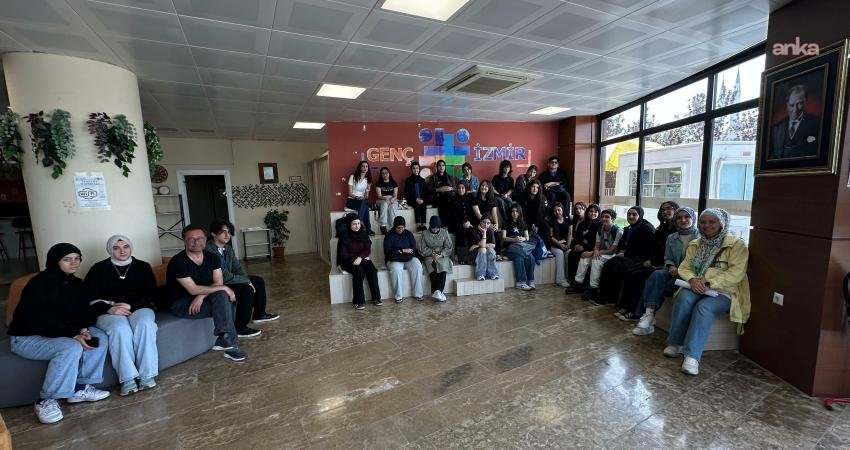İzmir Büyükşehir Belediyesi, lise öğrencilerine yönelik “Dijital Haklar ve Dijital