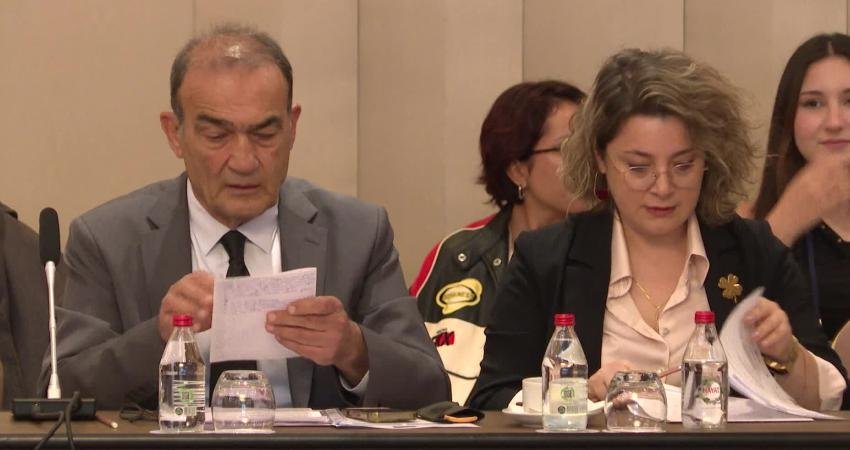 İzmir Büyükşehir Belediyesi ev sahipliğinde tanıtılan UNICEF Çocuk Haritası girişimiyle