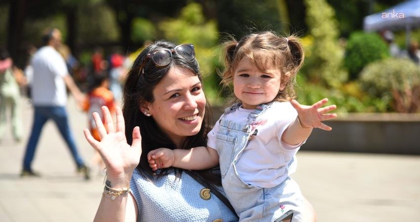 Kadıköy Belediyesi tarafından Anneler Günü dolayısıyla Selamiçeşme Özgürlük Parkı’nda düzenlenen