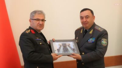 Kara Kuvvetleri Komutanı Orgeneral Metin Tokel, Özbekistan Savunma Bakanlığının resmi