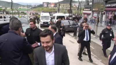 CHP’nin “Millet İradesine Sahip Çıkıyor” mitinglerinin 107’ncisi Karabük’te yoğun katılımla
