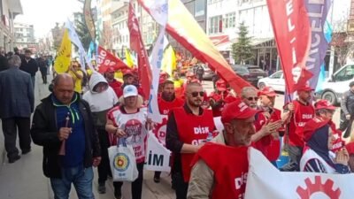 Kars'ta 1 Mayıs Emek ve Dayanışma Günü, Tren Garı Meydanı'nda
