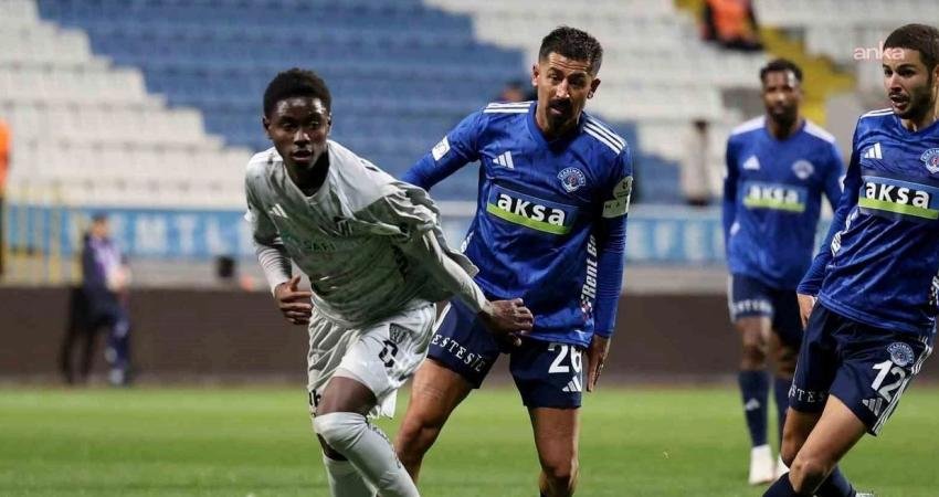 Trendyol Süper Lig’in 32’nci haftasında Kasımpaşa ile Kocaelispor 1-1 berabere