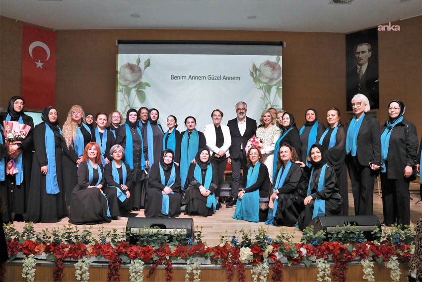 Keçiören’de “Annemin Şarkıları” konseri, sanatseverleri buluşturdu Keçiören Belediyesi, Uluslararası Mevlana Vakfı iş birliğiyle Yunus Emre Kültür