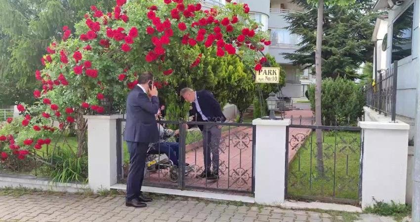 Kemal Kılıçdaroğlu çalışmalarına konutunda devam ediyor Kemal Kılıçdaroğlu, çalışmalarına konutunda davam ediyor. Kılıçdaroğlu’nu bugün mevcut ve