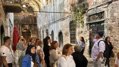 Konak Belediyesi’nin düzenlediği Kemeraltı Şenliği tüm hızıyla devam ederken, şenlik