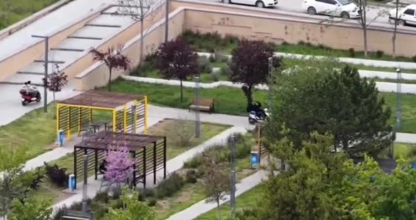Kırıkkale’de polis ekiplerince gerçekleştirilen drone destekli trafik denetiminde, araç trafiğine