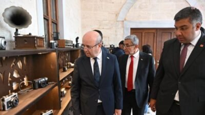 Kırşehir Belediyesi’nin düzenlediği 1’inci Uluslararası Sanat Çalıştayı’nın galasıyla birlikte Uğur