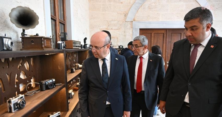 Kırşehir Belediyesi’nin düzenlediği 1’inci Uluslararası Sanat Çalıştayı’nın galasıyla birlikte Uğur