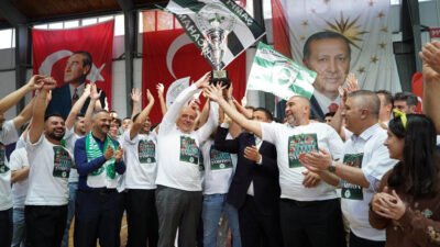 Kızılcahamam Belediyespor, sezon boyunca ortaya koyduğu başarılı performans, mücadeleci oyun