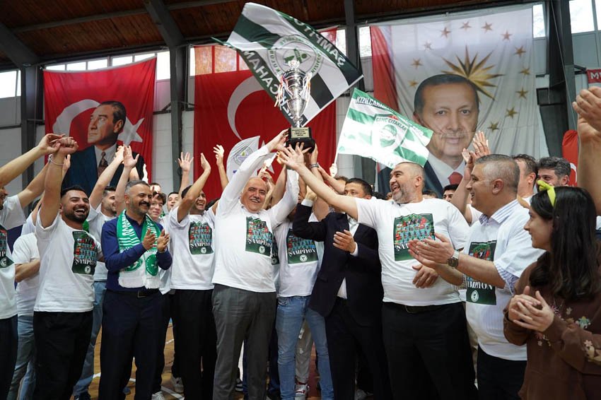 Kızılcahamam Belediyespor, sezon boyunca ortaya koyduğu başarılı performans, mücadeleci oyun