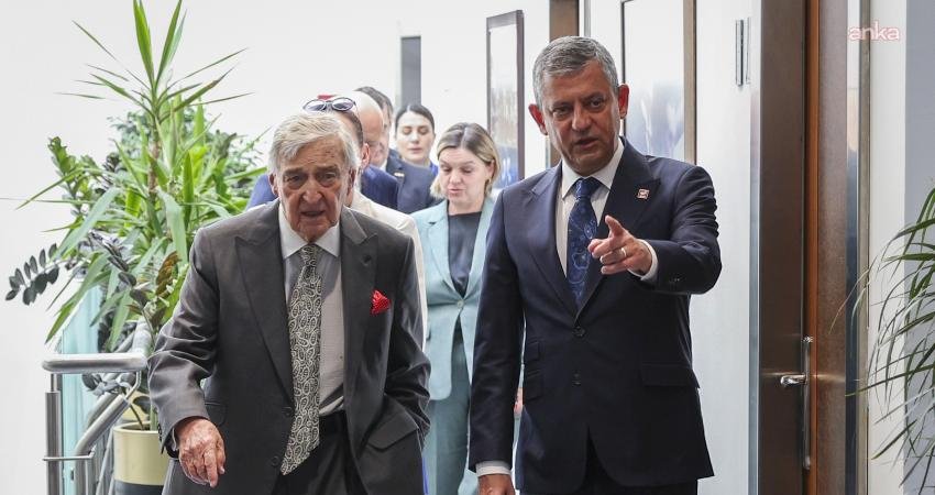 Koç Holding Şeref Başkanı Rahmi Koç ile Yönetim Kurulu Başkan