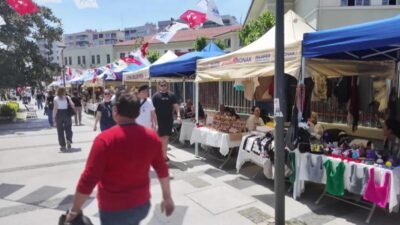 Konak Belediyesi’nin Anneler Günü El Emeği Kermesi, Dominik Caddesi’nde ziyaretçileri