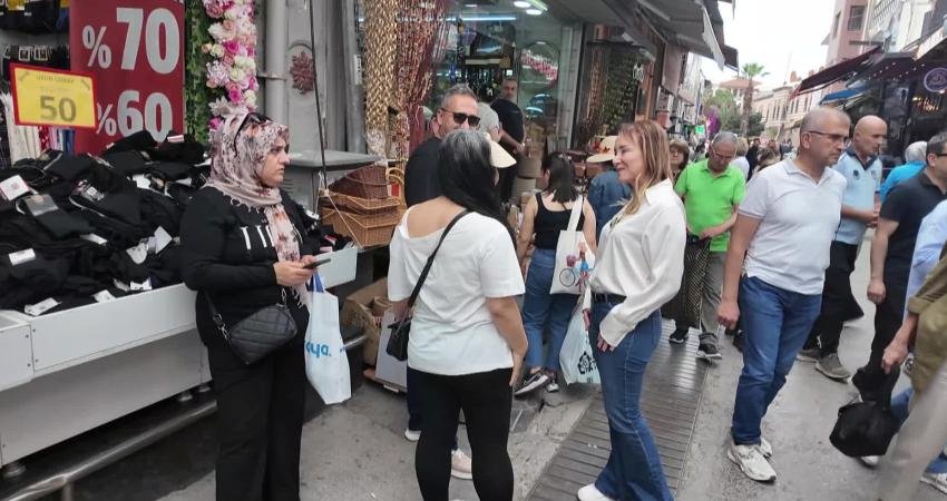 Konak Belediyesi tarafından düzenlenen "Kemeraltı Şenliği" başladı. Kemeraltı’nın tarihi atmosferini