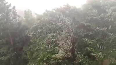 İstanbul’un Küçükçekmece ilçesinde akşam saatlerinde kısa süreli fırtına, dolu ve