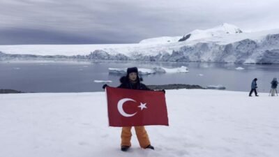 Kuşadası Belediye Başkan Vekili Tahsin Demirtaş, geçen mart ayında ailesiyle