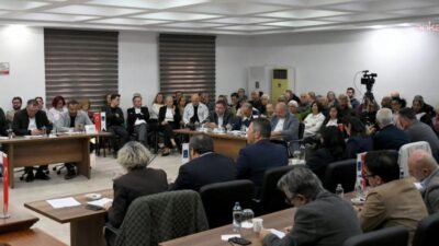 Kuşadası Belediye Meclisi, mayıs ayı olağan toplantısını Davutlar Ek Hizmet Binası’nda